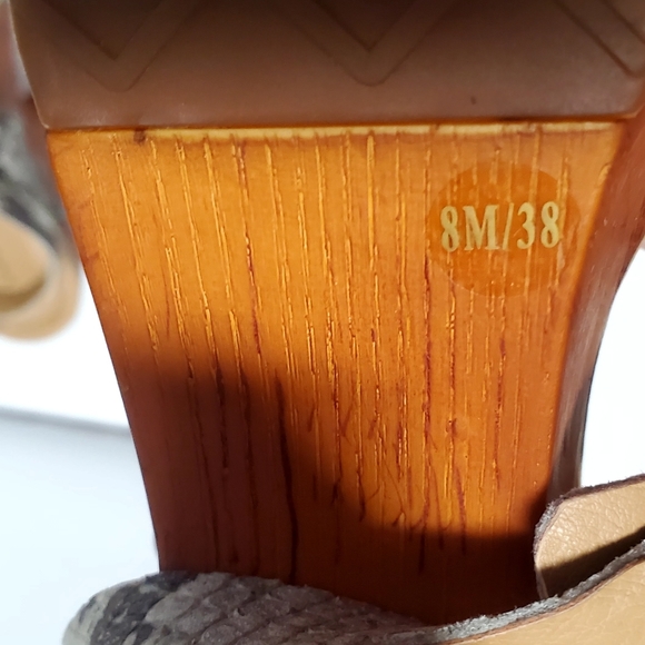 Lucky Brand Nessah Open Toe Sandal Shoes Chunky Heel Snakeskin Studs Leather 8M - Picture 14 of 16